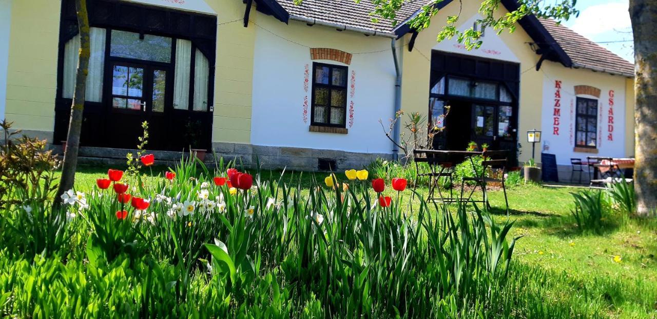 Kazmer Szallas - Gasthaus Varbalog Esterno foto