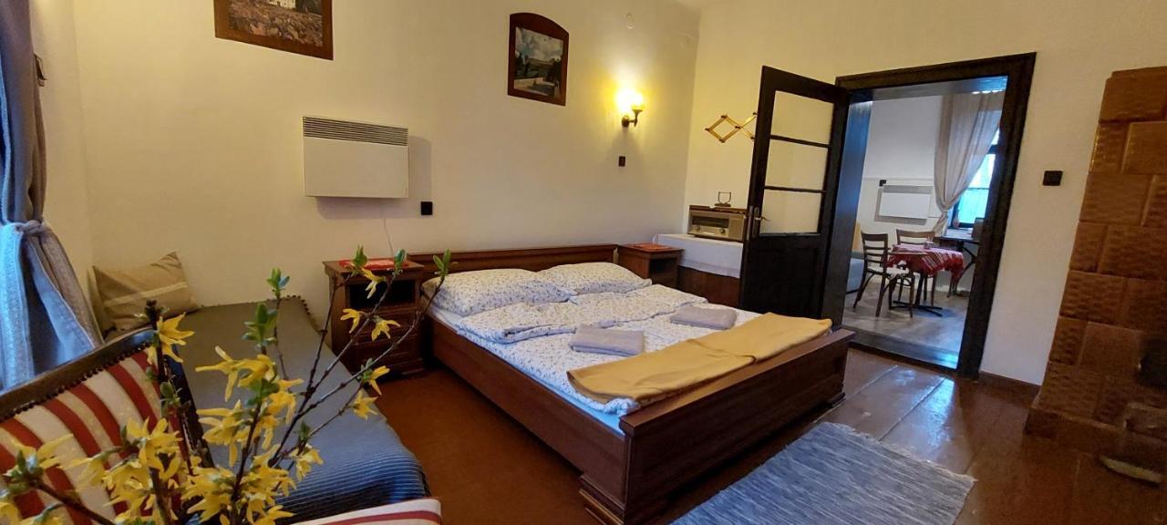 Kazmer Szallas - Gasthaus Varbalog Esterno foto