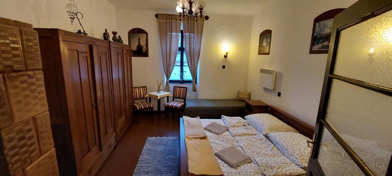 Kazmer Szallas - Gasthaus Varbalog Esterno foto