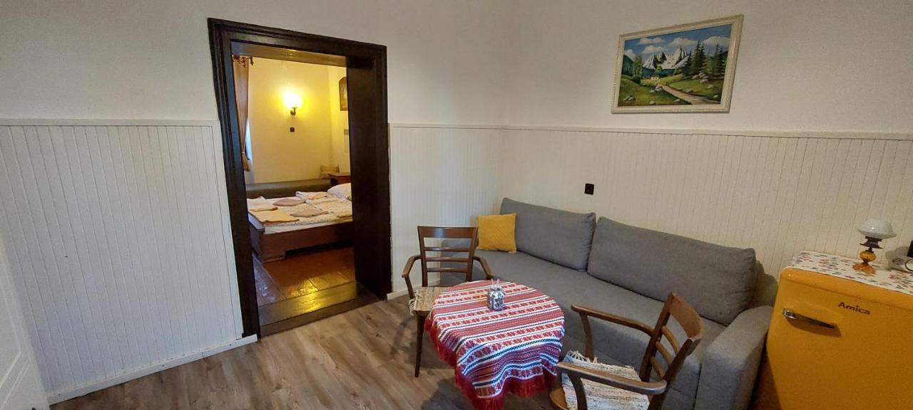 Kazmer Szallas - Gasthaus Varbalog Esterno foto